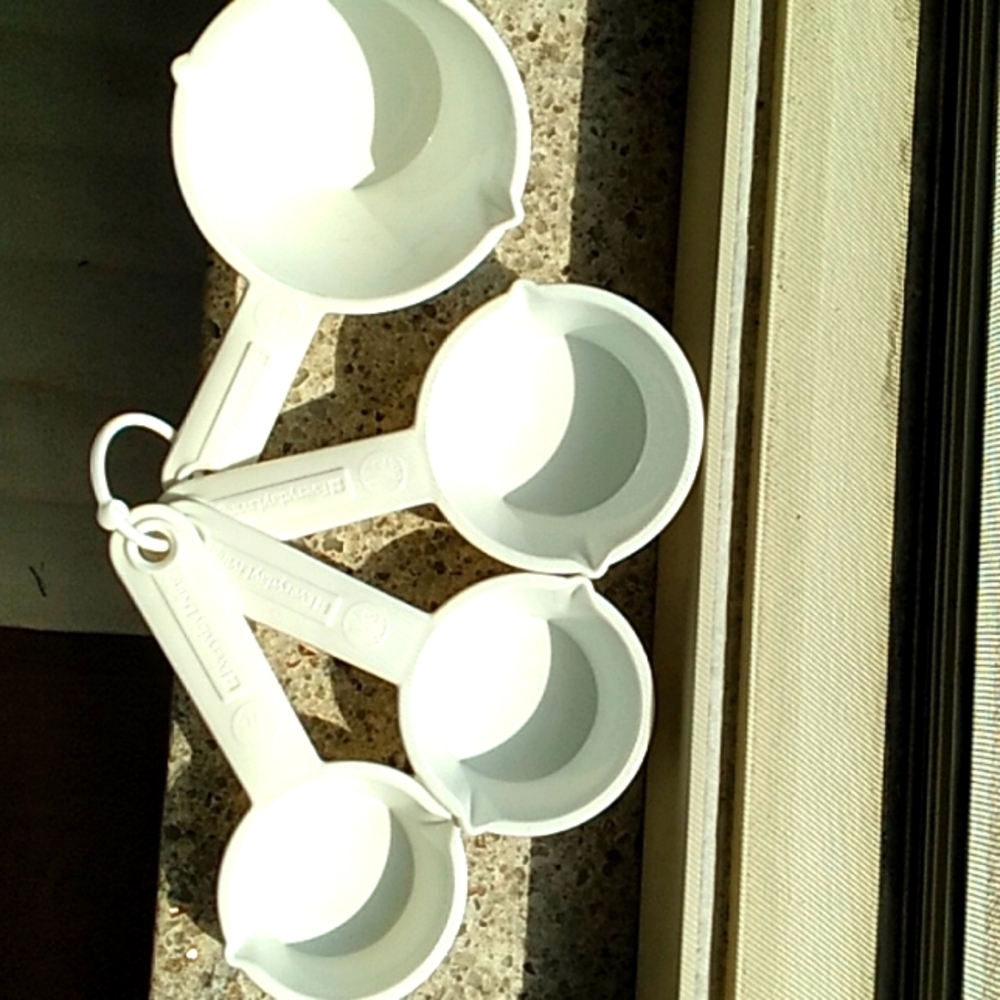 NWOT Everyday Living Measurement Cups 4 ct.